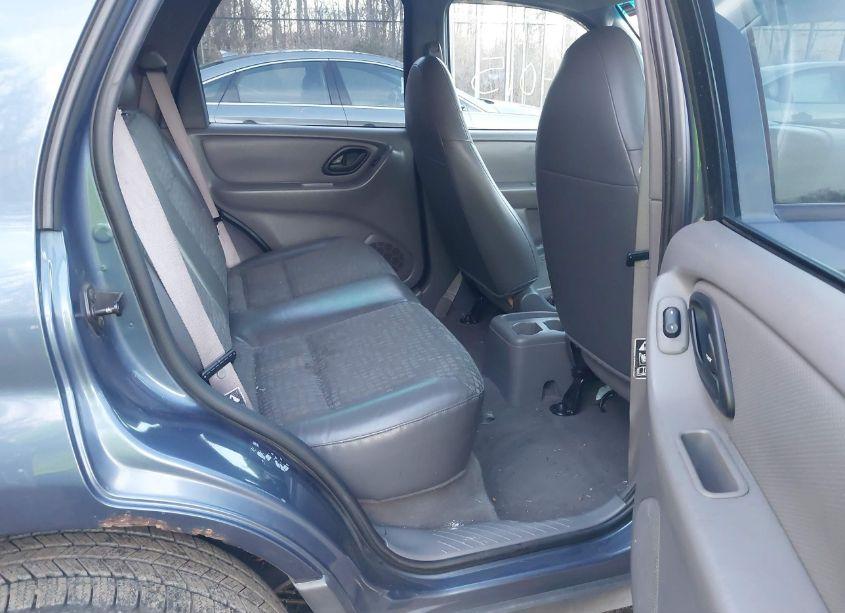 Photo 8 of 2001 Ford Escape XLS (VIN 1FMCU02101KE77939)