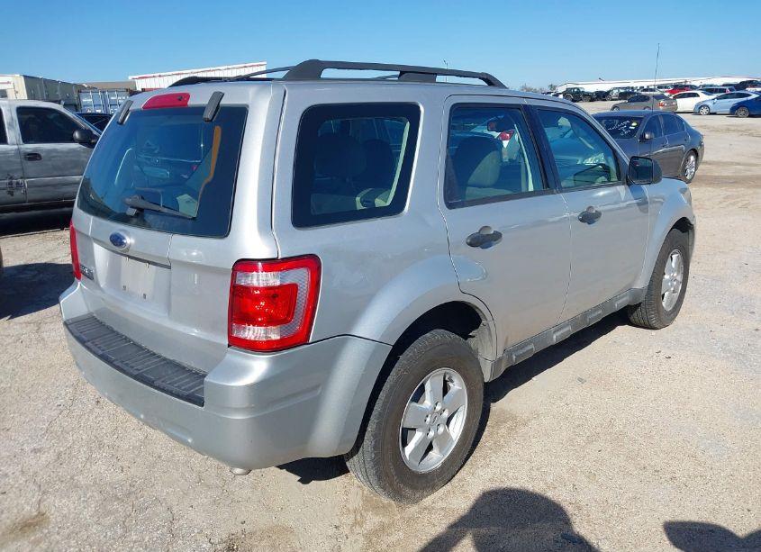 Photo 4 of 2009 Ford Escape XLS/XLS MANUAL (VIN 1FMCU02709KB87555)