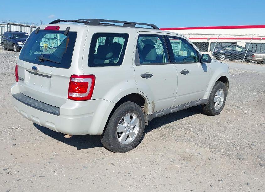 Photo 4 of 2009 Ford Escape XLS (VIN 1FMCU02719KA91871)