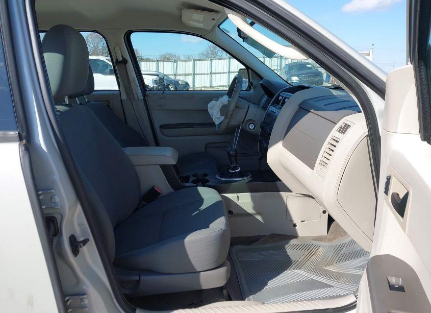 Photo 5 of 2009 Ford Escape XLS (VIN 1FMCU02719KA91871)