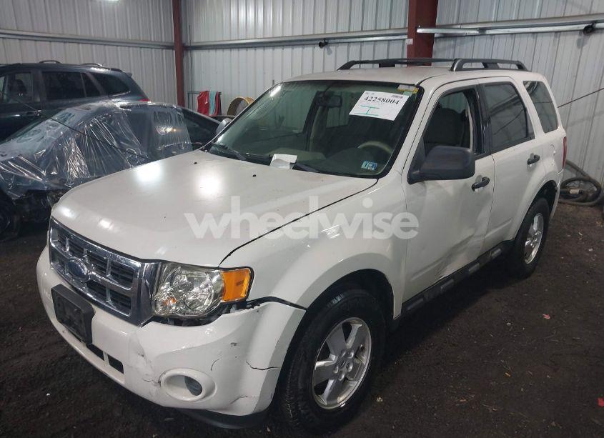 Photo 2 of 2009 Ford Escape XLS/XLS MANUAL (VIN 1FMCU02729KA08349)