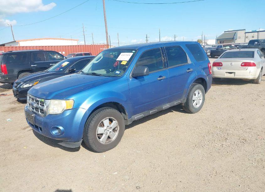 Photo 2 of 2009 Ford Escape (VIN 1FMCU02729KA19349)