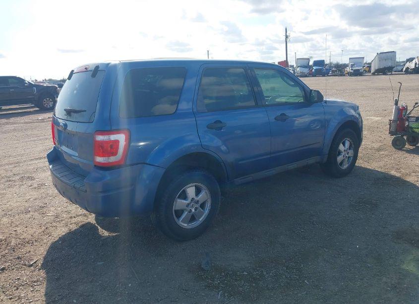 Photo 4 of 2009 Ford Escape (VIN 1FMCU02729KA19349)