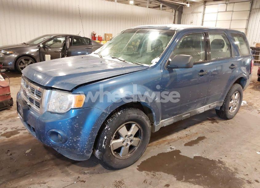 Photo 2 of 2009 Ford Escape XLS/XLS MANUAL (VIN 1FMCU02739KC58487)