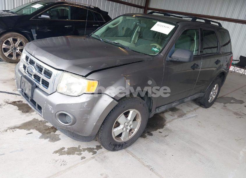 Photo 2 of 2009 Ford Escape XLS/XLS MANUAL (VIN 1FMCU02759KC84959)