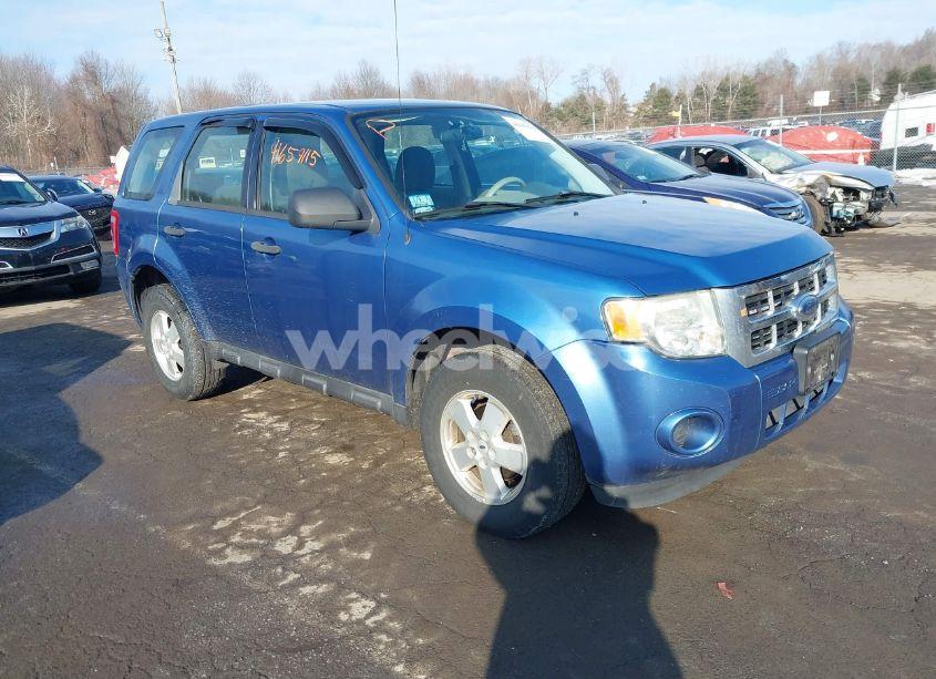 2009 Ford Escape XLS (VIN 1FMCU02789KA19405) main photo