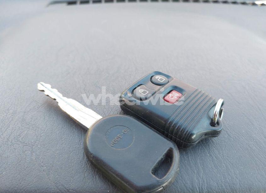 Photo 11 of 2005 Ford Escape XLS (VIN 1FMCU02Z05KC78367)