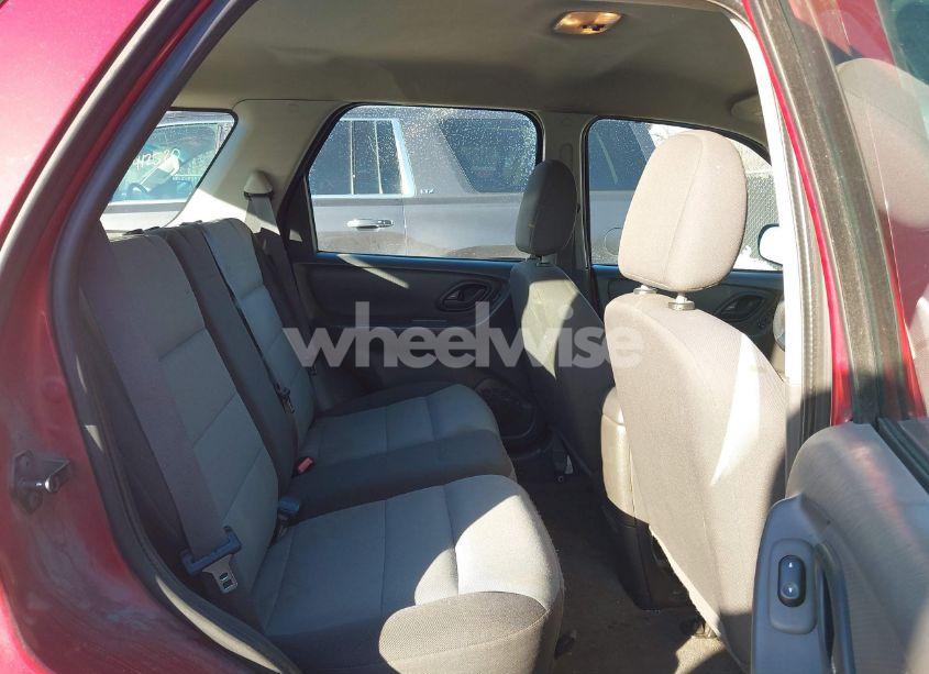Photo 8 of 2005 Ford Escape XLS (VIN 1FMCU02Z05KC78367)