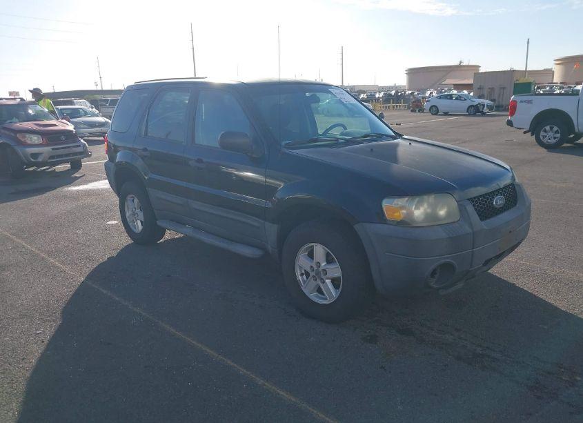 2006 Ford Escape XLS (VIN 1FMCU02Z06KC94800) main photo