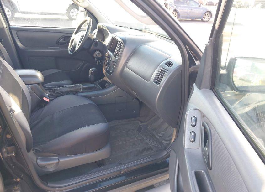 Photo 5 of 2006 Ford Escape XLS (VIN 1FMCU02Z06KC94800)