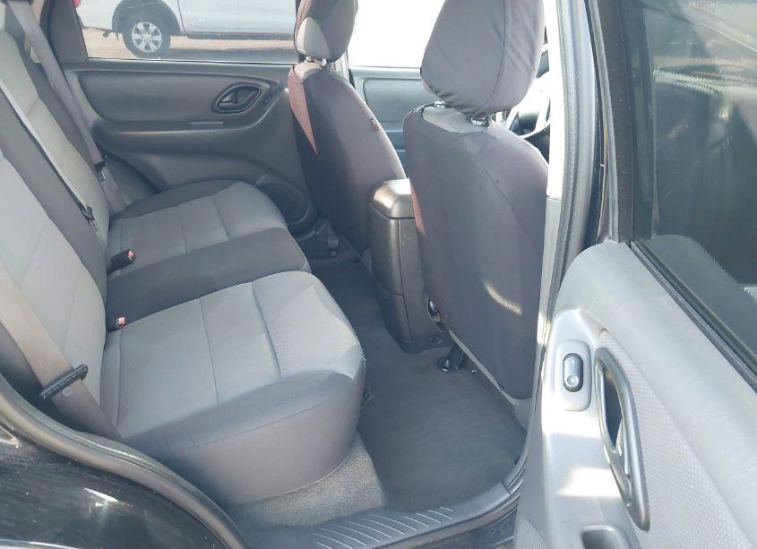 Photo 8 of 2006 Ford Escape XLS (VIN 1FMCU02Z06KC94800)