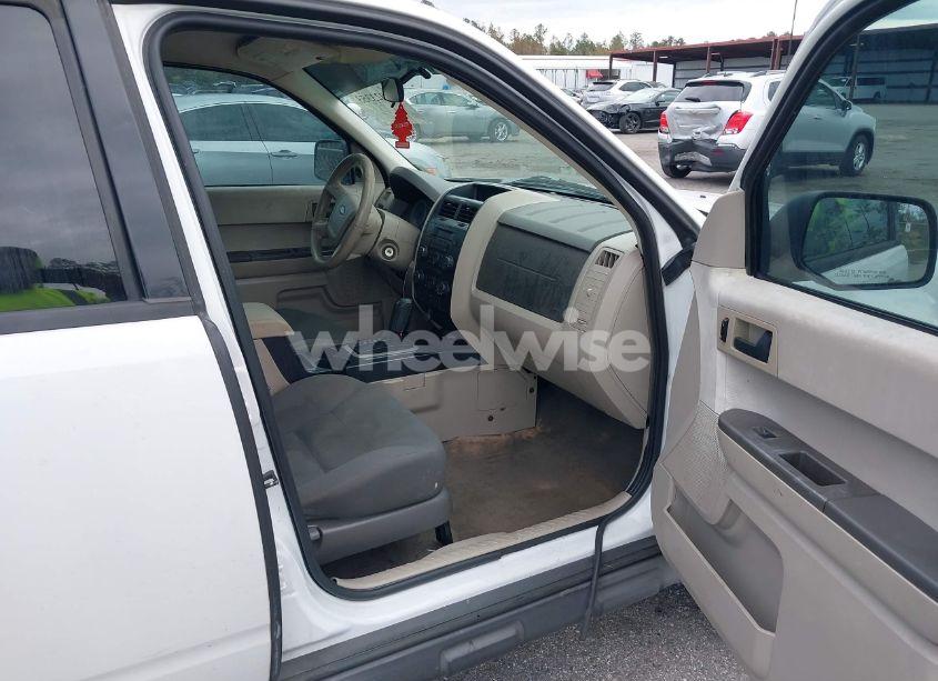 Photo 5 of 2008 Ford Escape XLS/XLS MANUAL (VIN 1FMCU02Z08KC67129)