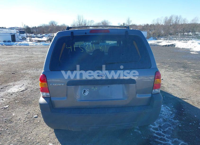 Photo 16 of 2005 Ford Escape XLS (VIN 1FMCU02Z45KB75212)