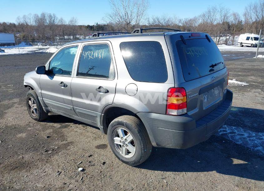 Photo 3 of 2005 Ford Escape XLS (VIN 1FMCU02Z45KB75212)