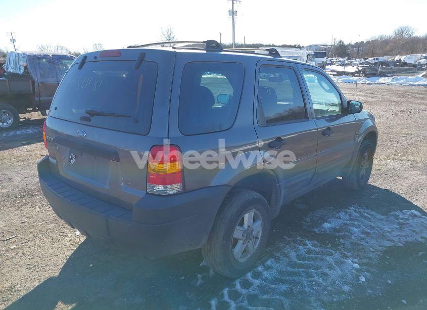 Photo 4 of 2005 Ford Escape XLS (VIN 1FMCU02Z45KB75212)