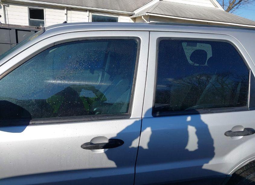 Photo 14 of 2006 Ford Escape XLS (VIN 1FMCU02Z86KA40879)