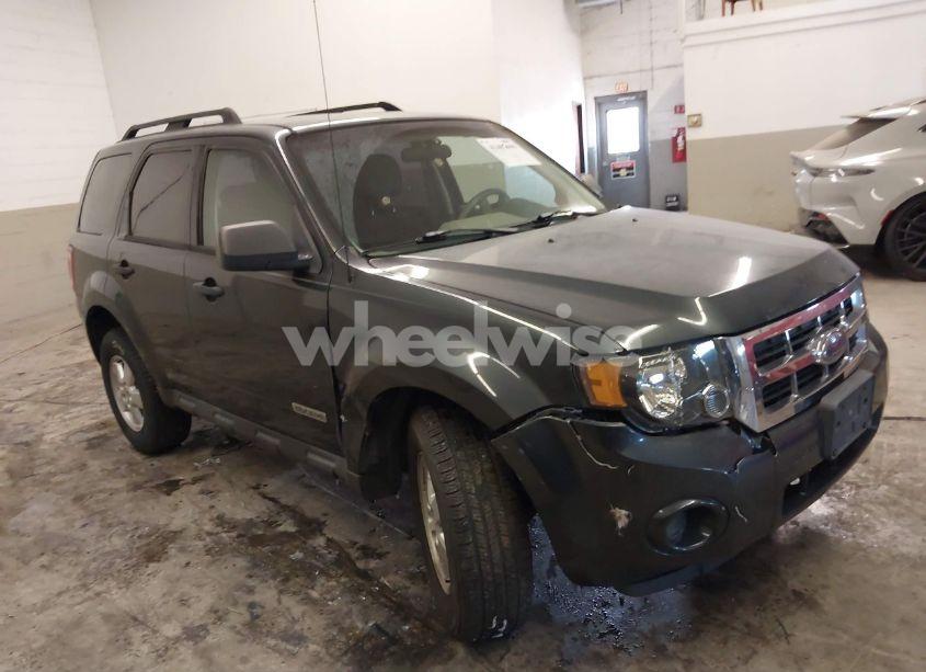 2008 Ford Escape XLS (VIN 1FMCU02Z88KC80632) main photo