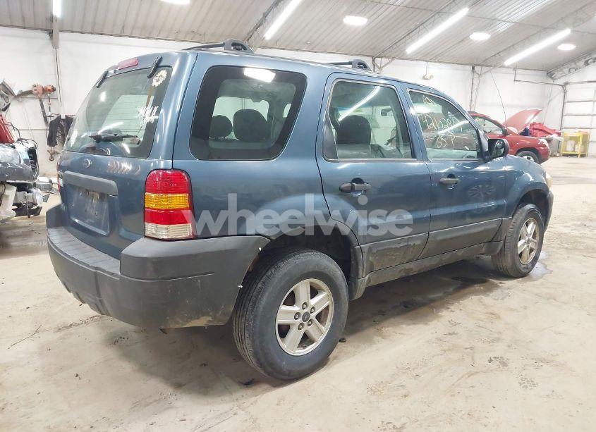 Photo 4 of 2005 Ford Escape XLS (VIN 1FMCU02Z95DA27139)