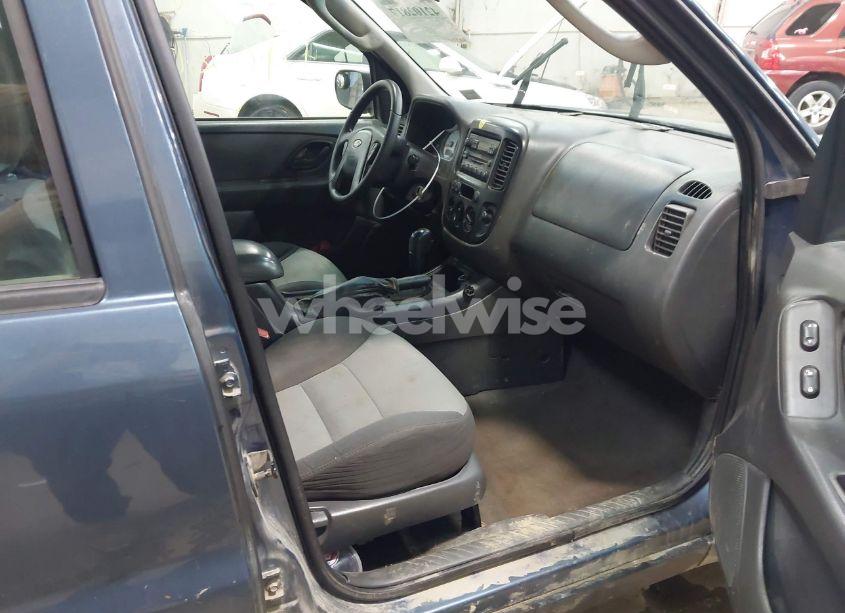 Photo 5 of 2005 Ford Escape XLS (VIN 1FMCU02Z95DA27139)