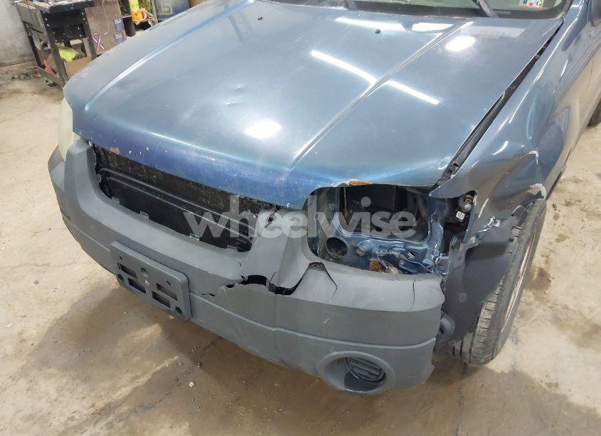 Photo 6 of 2005 Ford Escape XLS (VIN 1FMCU02Z95DA27139)