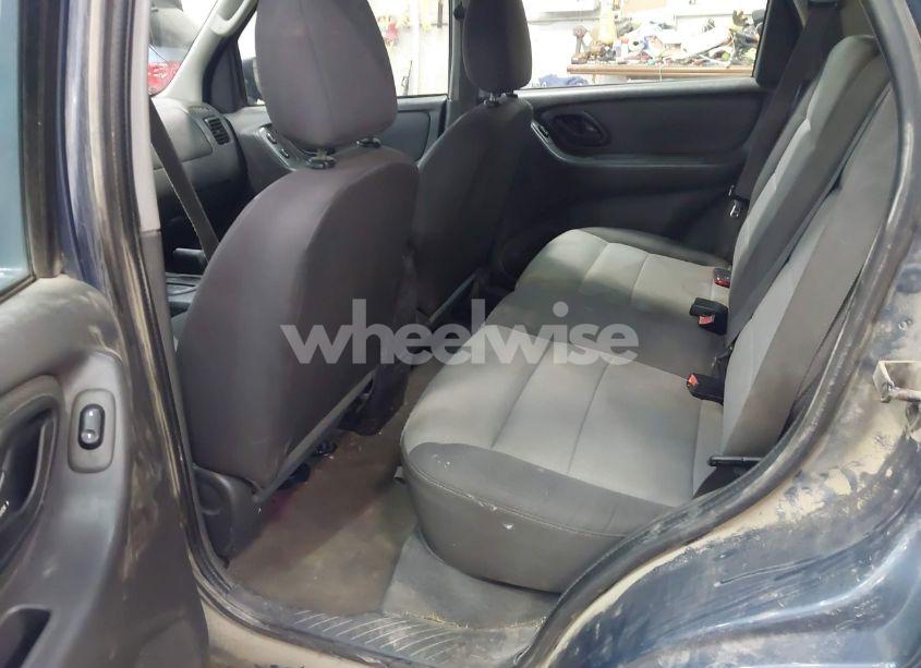 Photo 8 of 2005 Ford Escape XLS (VIN 1FMCU02Z95DA27139)