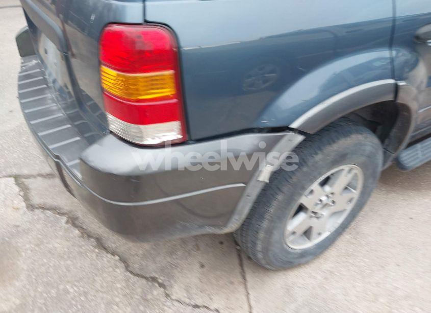 Photo 13 of 2005 Ford Escape XLT (VIN 1FMCU03105KA23842)