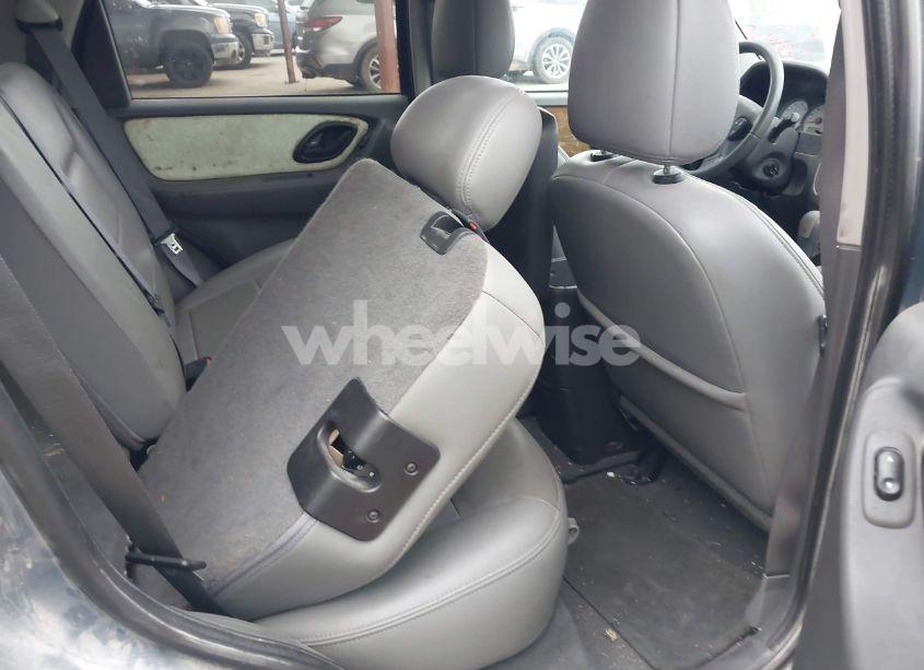 Photo 8 of 2005 Ford Escape XLT (VIN 1FMCU03105KA23842)