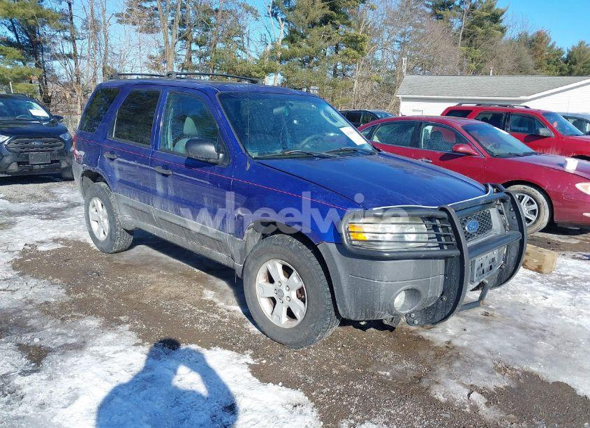 2005 Ford Escape XLT (VIN 1FMCU03105KA57618) main photo