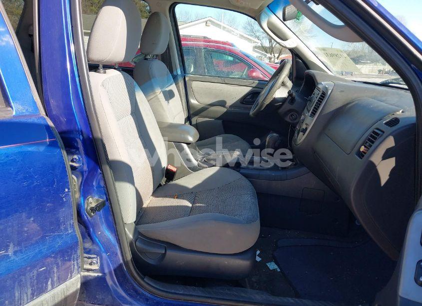 Photo 5 of 2005 Ford Escape XLT (VIN 1FMCU03105KA57618)