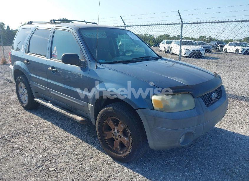 2005 Ford Escape XLT (VIN 1FMCU03115DA03586) main photo