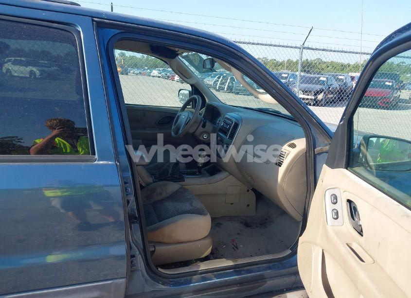 Photo 5 of 2005 Ford Escape XLT (VIN 1FMCU03115DA03586)