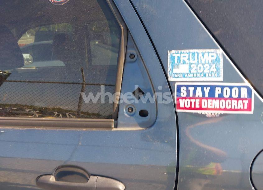 Photo 6 of 2005 Ford Escape XLT (VIN 1FMCU03115DA03586)