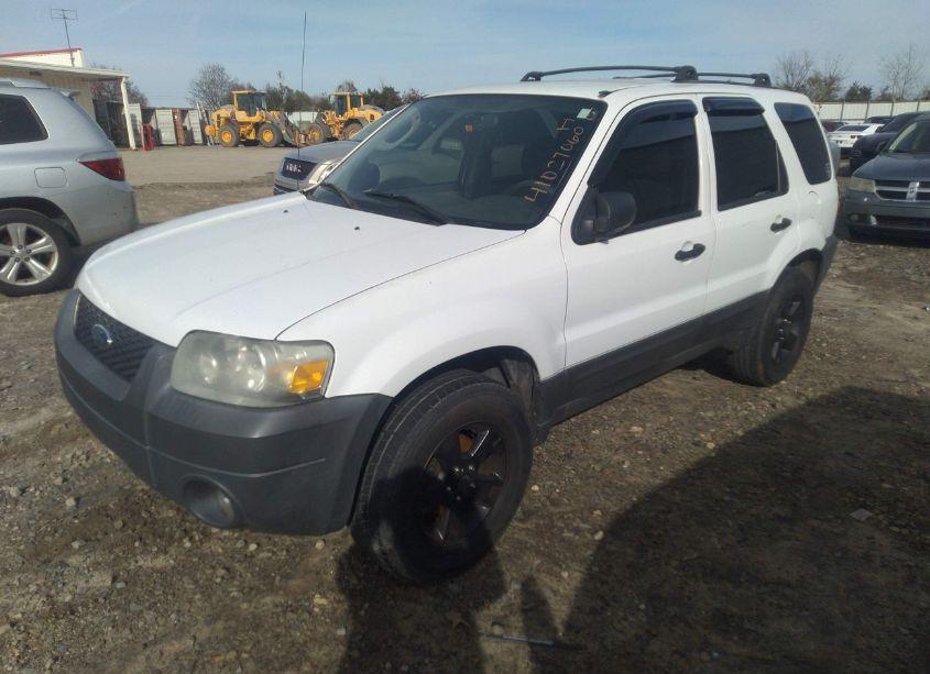Photo 2 of 2005 Ford Escape XLT (VIN 1FMCU03115KE16359)
