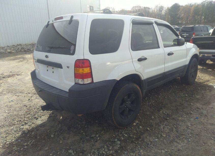 Photo 4 of 2005 Ford Escape XLT (VIN 1FMCU03115KE16359)