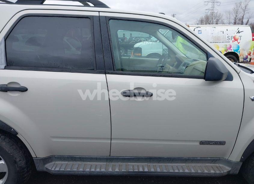 Photo 14 of 2008 Ford Escape XLT (VIN 1FMCU03118KB00402)