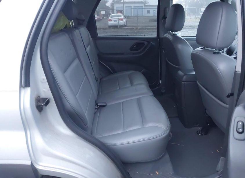 Photo 8 of 2005 Ford Escape XLT (VIN 1FMCU03125KA79796)