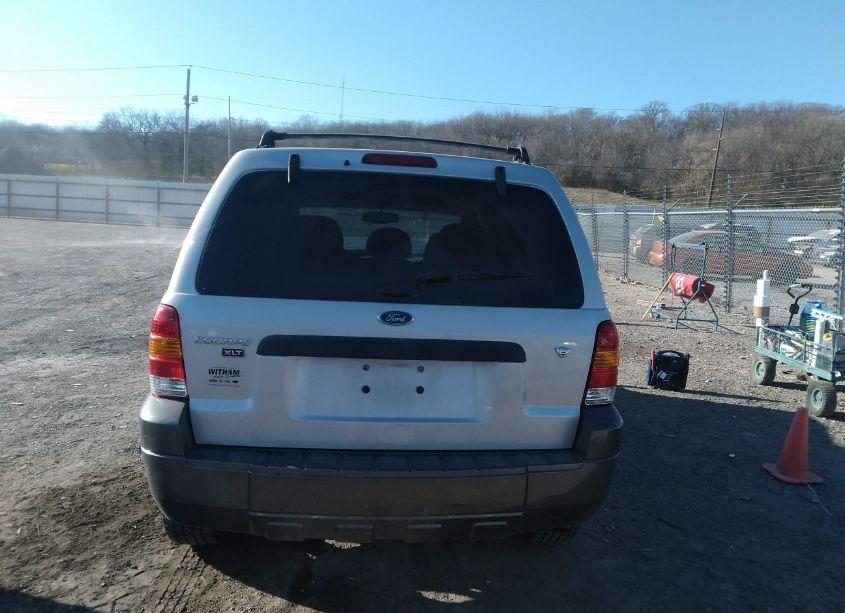 Photo 17 of 2005 Ford Escape XLT (VIN 1FMCU03125KB62516)