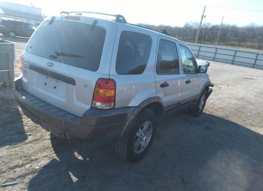 Photo 4 of 2005 Ford Escape XLT (VIN 1FMCU03125KB62516)
