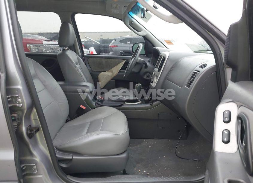 Photo 5 of 2007 Ford Escape XLT/XLT SPORT (VIN 1FMCU03127KA07144)