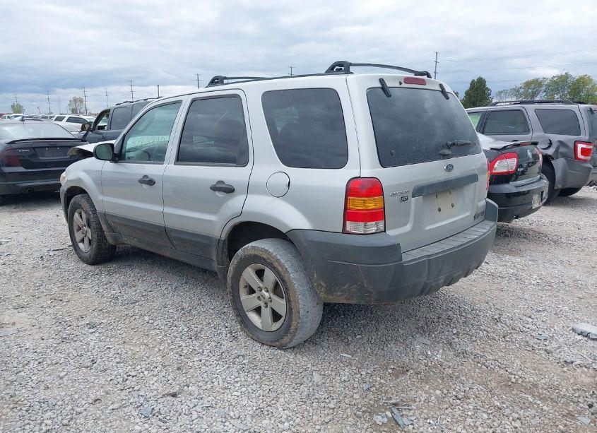 Photo 3 of 2005 Ford Escape XLT (VIN 1FMCU03135KA90824)