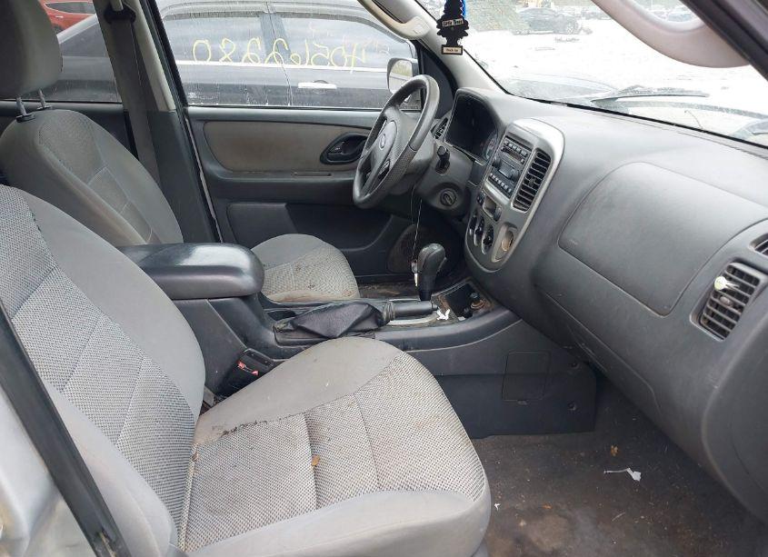 Photo 5 of 2005 Ford Escape XLT (VIN 1FMCU03135KA90824)