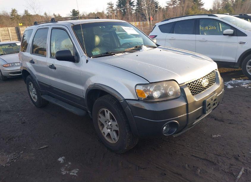 2005 Ford Escape XLT (VIN 1FMCU03145KA18630) main photo