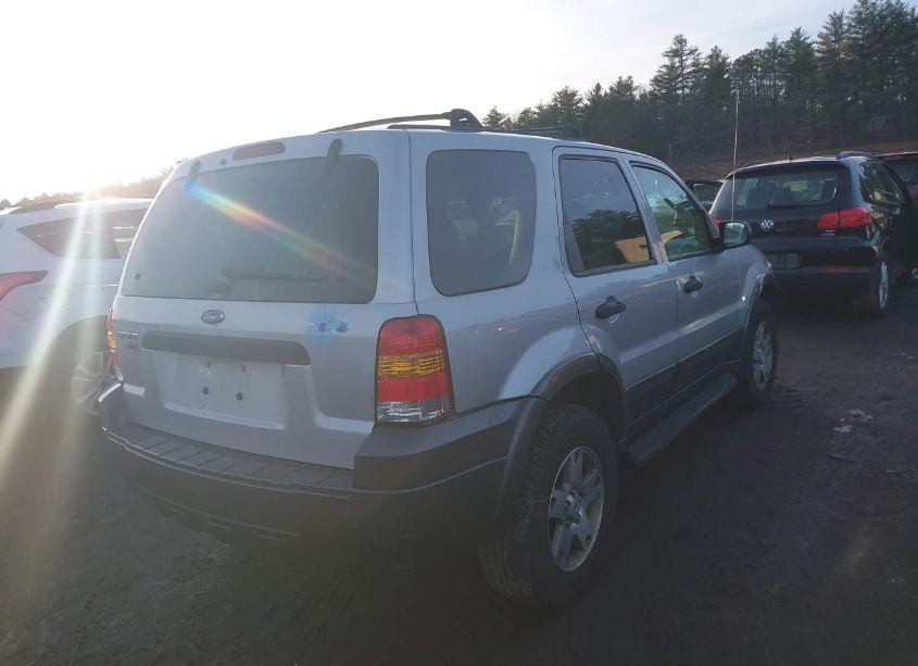Photo 4 of 2005 Ford Escape XLT (VIN 1FMCU03145KA18630)