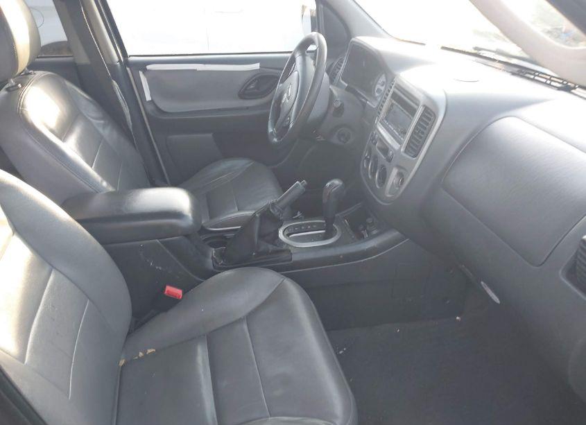 Photo 5 of 2005 Ford Escape XLT (VIN 1FMCU03145KA18630)