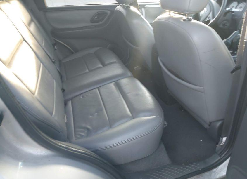 Photo 8 of 2005 Ford Escape XLT (VIN 1FMCU03145KA18630)