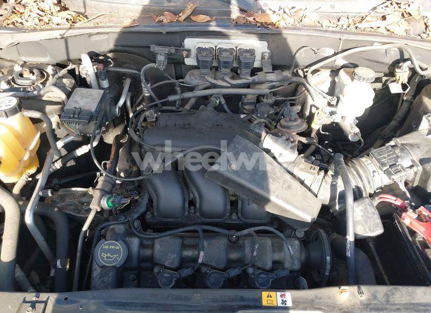 Photo 10 of 2005 Ford Escape XLT (VIN 1FMCU03145KB49802)