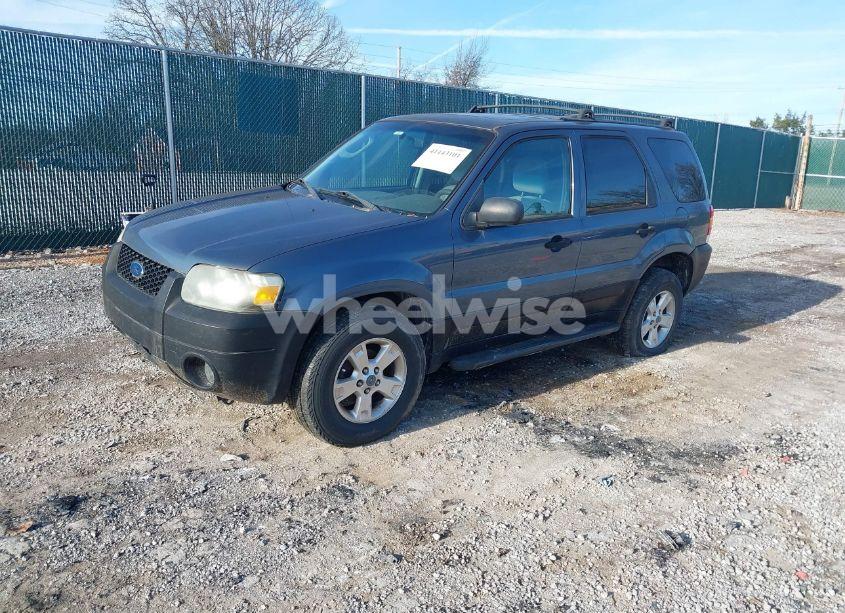 Photo 2 of 2005 Ford Escape XLT (VIN 1FMCU03145KB49802)