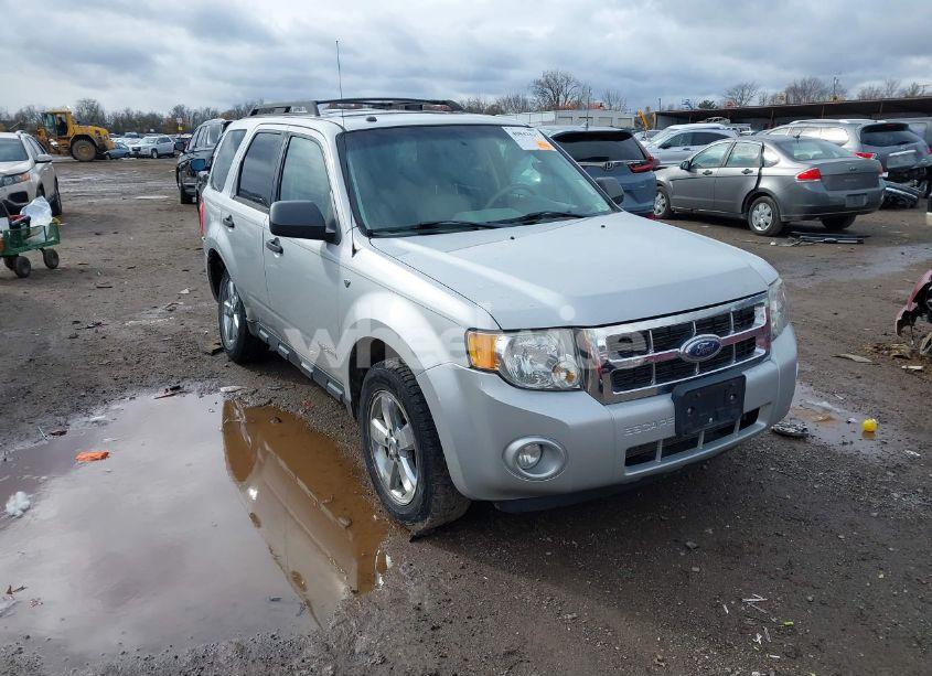 2008 Ford Escape XLT (VIN 1FMCU03158KB85129) main photo