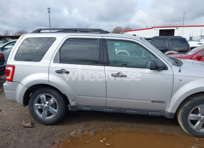 Photo 13 of 2008 Ford Escape XLT (VIN 1FMCU03158KB85129)