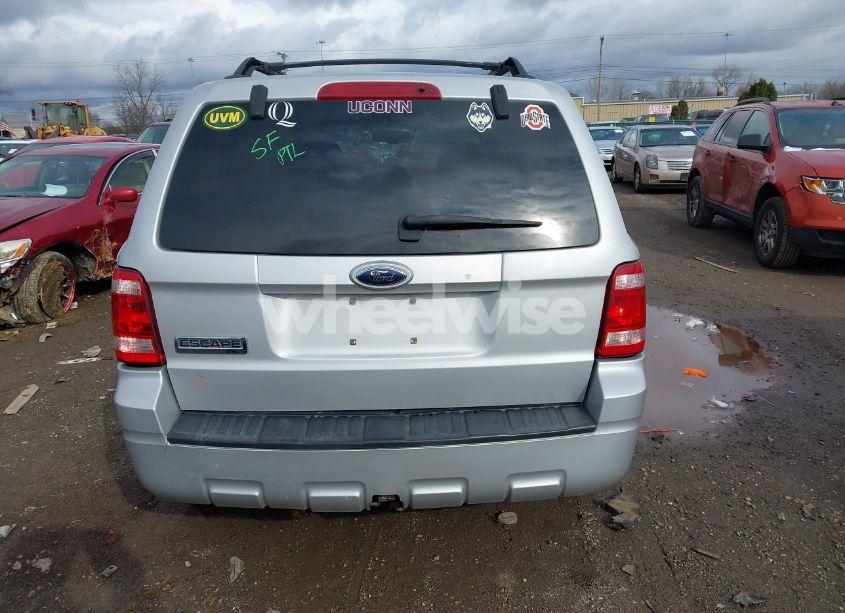 Photo 16 of 2008 Ford Escape XLT (VIN 1FMCU03158KB85129)